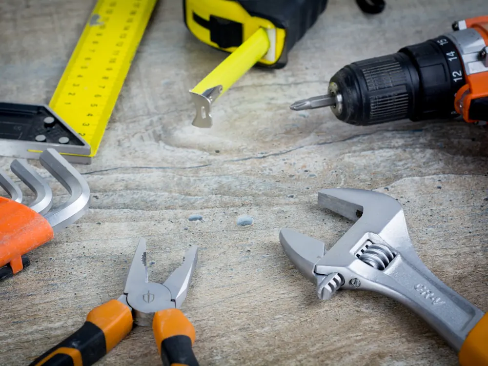 Gereedschap op een werkbank
